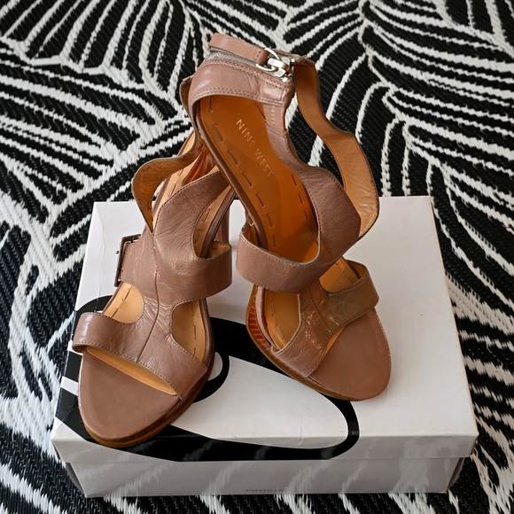 Nine West neutral - Picture 1 of 4